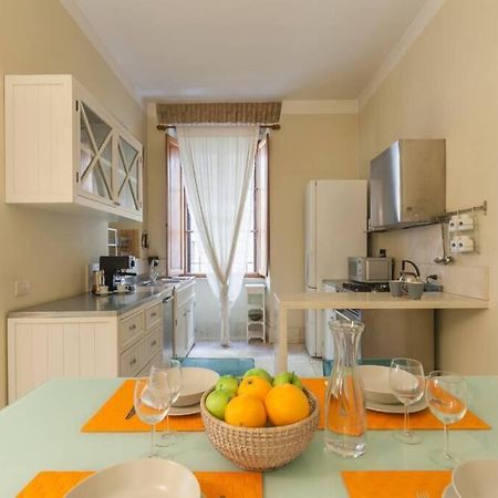 Borgo Pio - Quite And Spacious Apt ローマ エクステリア 写真