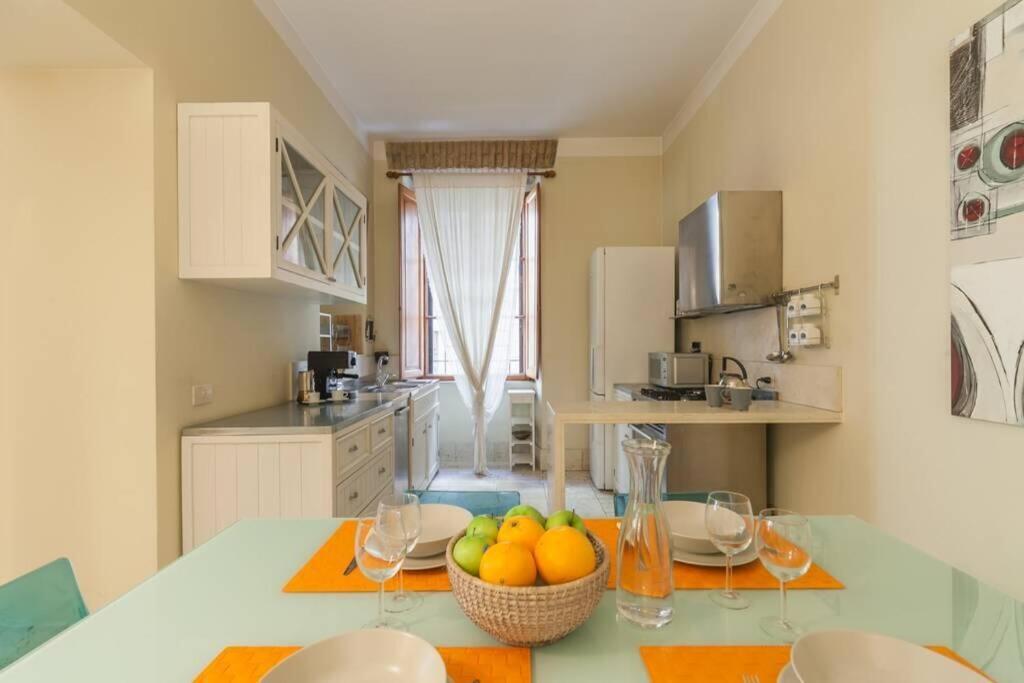 Borgo Pio - Quite And Spacious Apt ローマ エクステリア 写真